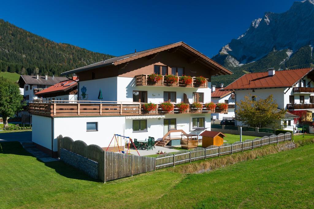 Apartmán Haus Enzian Lermoos Exteriér fotografie