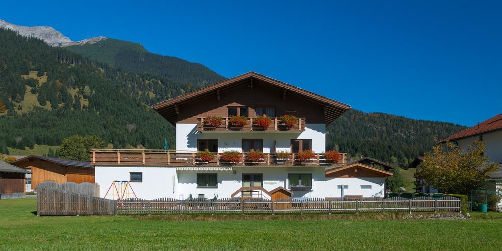 Apartmán Haus Enzian Lermoos Exteriér fotografie